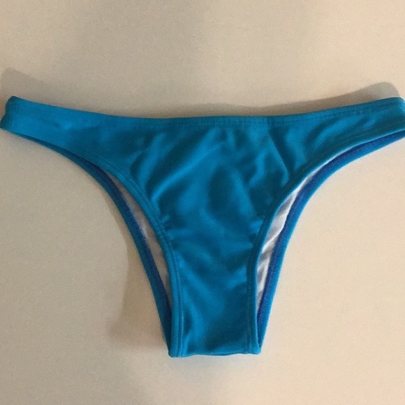 Recco Size Medium Underwire Brazilian Floral Bikini Set. New with Tags. - Picture 4 of 5